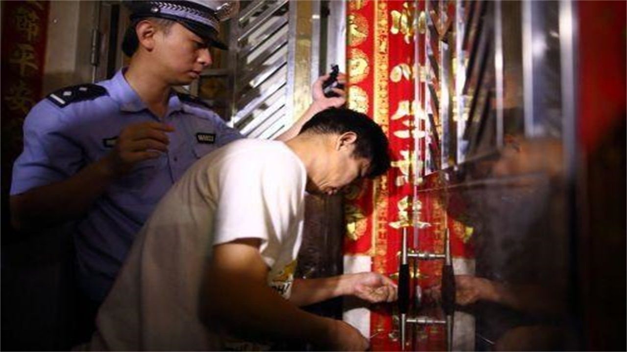 萍乡请开锁师傅开了锁后，师傅